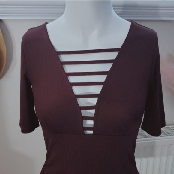 H&M Plunge Strappy Ribbed Burgundy Top- XS - Picture 4 of 7
